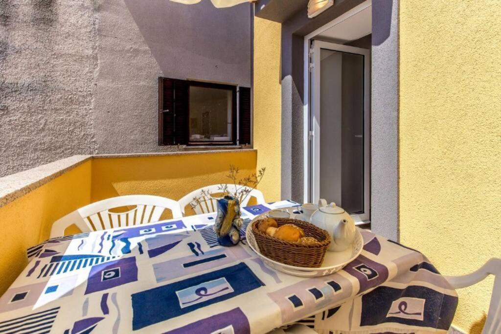 Tin 2 Διαμέρισμα Vrbnik Εξωτερικό φωτογραφία